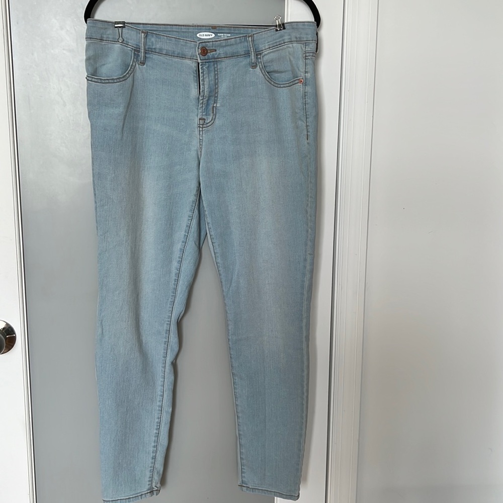 Skinny Jeans - Light wash - Stretch Fabric size 14 - Like New condition